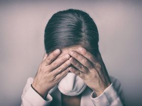 Rối loạn lo âu, trầm cảm hậu Covid nên chữa như thế nào?